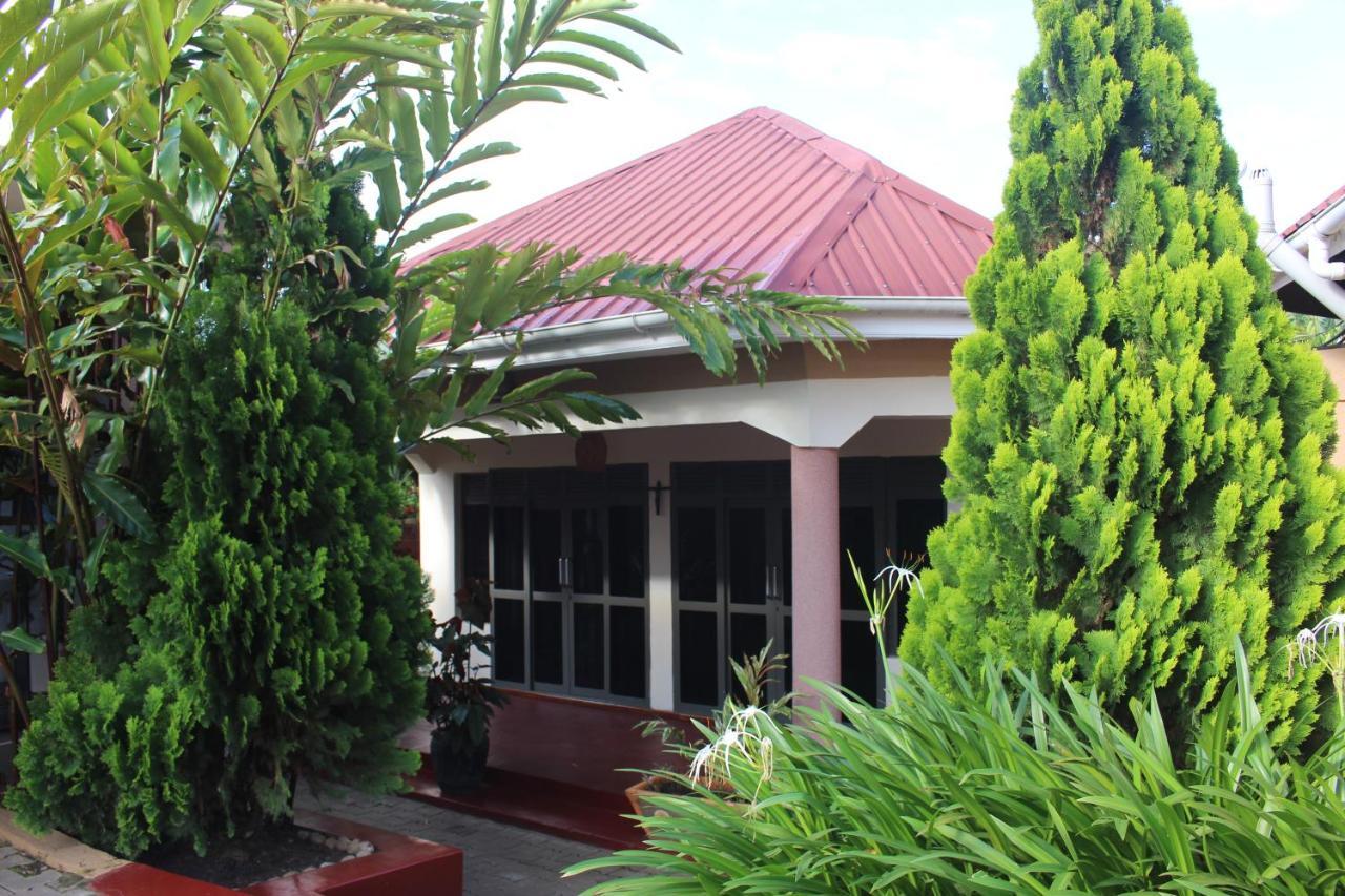 Montane Safaris Hotel Fort Portal Luaran gambar