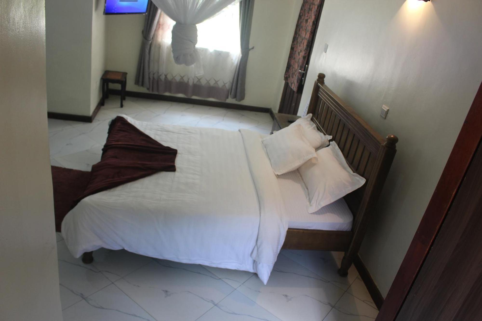 Montane Safaris Hotel Fort Portal Luaran gambar