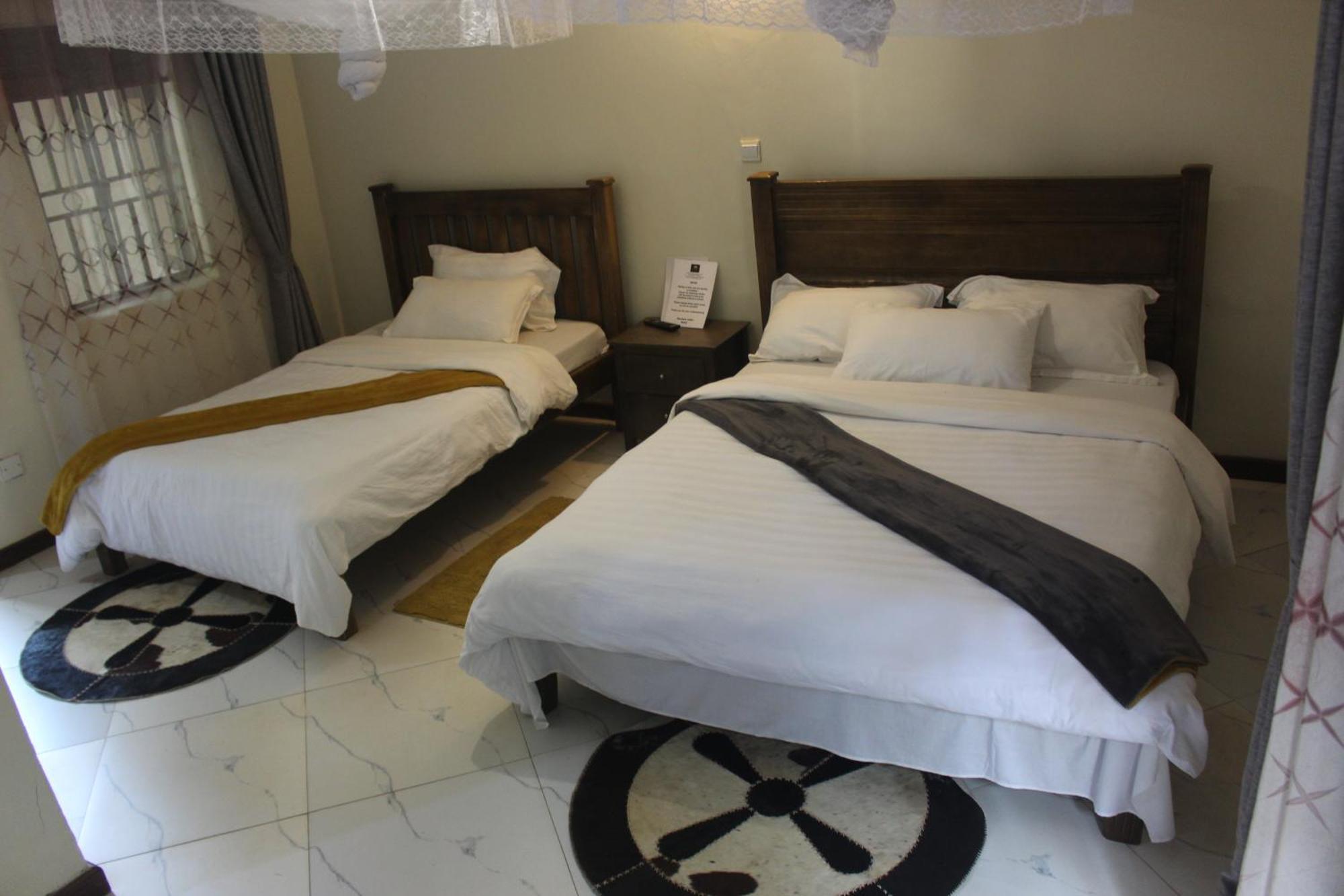 Montane Safaris Hotel Fort Portal Luaran gambar