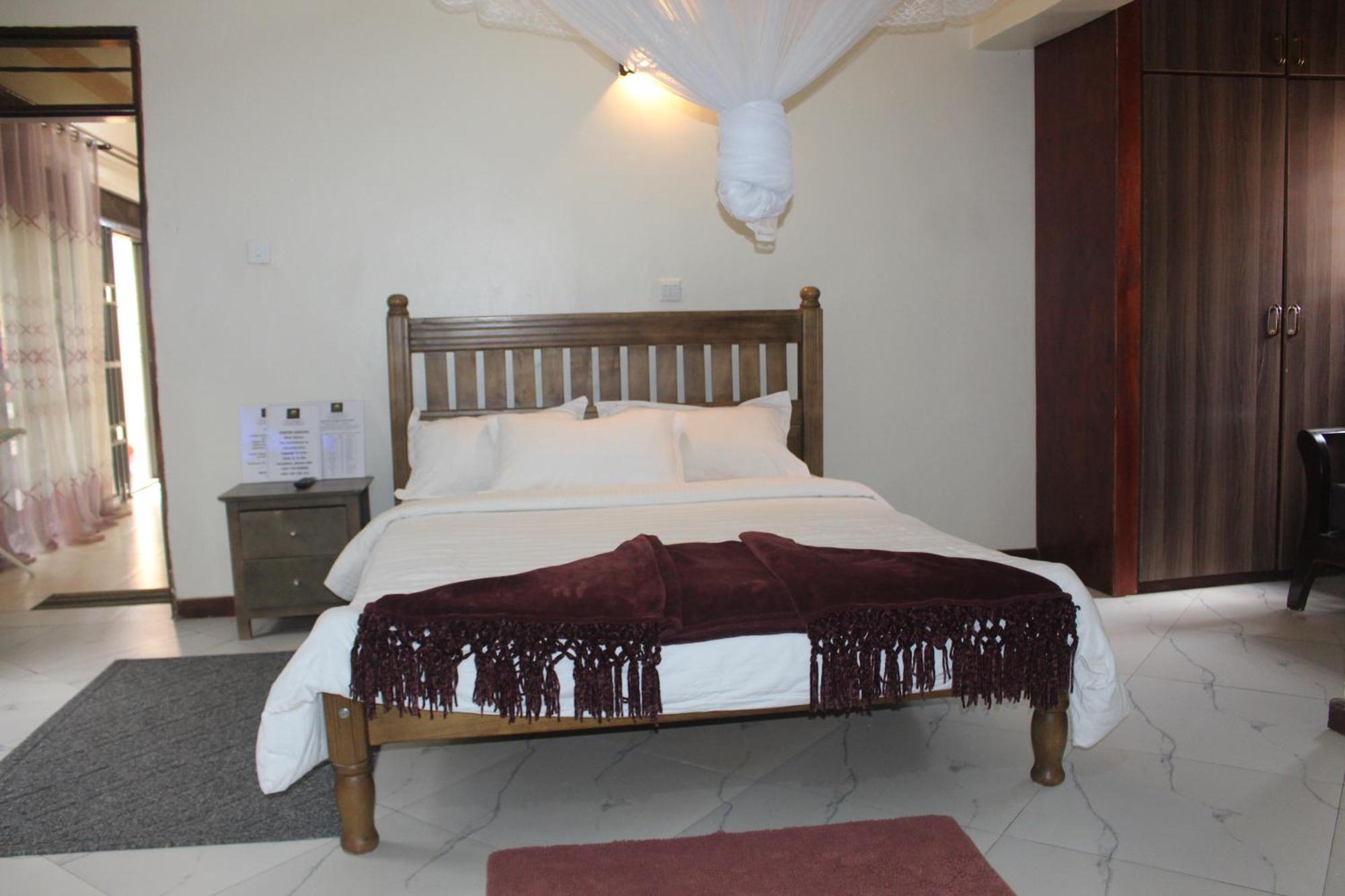 Montane Safaris Hotel Fort Portal Luaran gambar