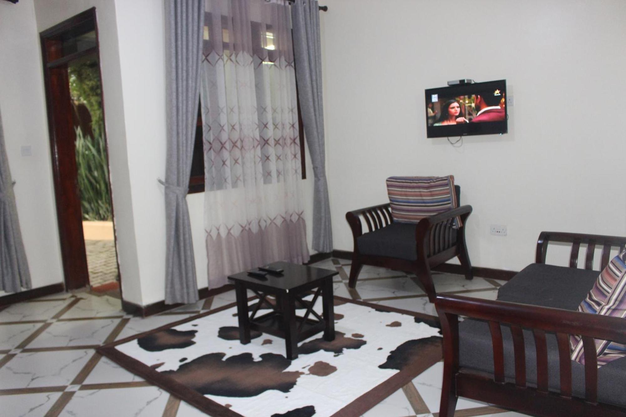 Montane Safaris Hotel Fort Portal Luaran gambar