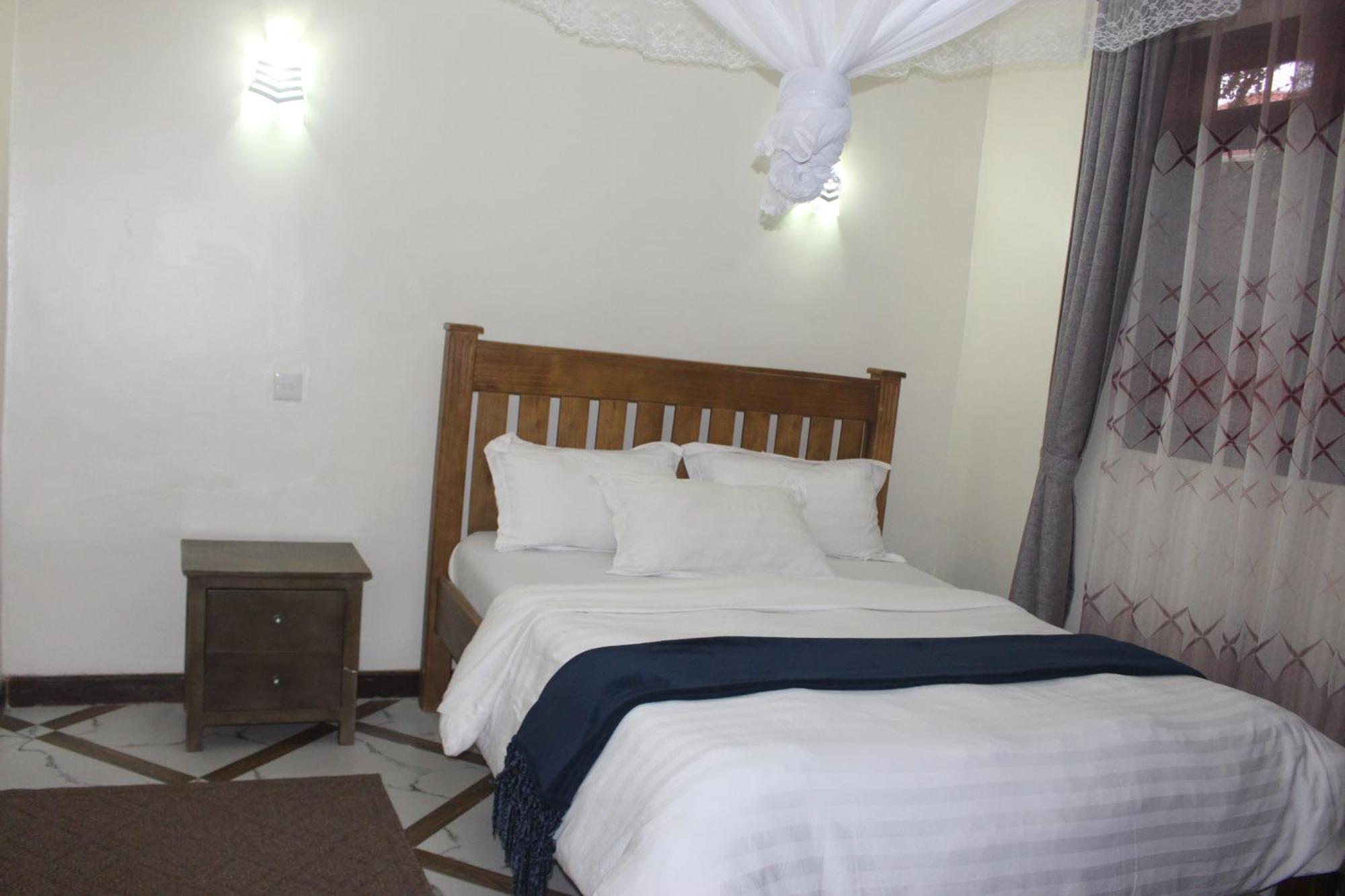 Montane Safaris Hotel Fort Portal Luaran gambar